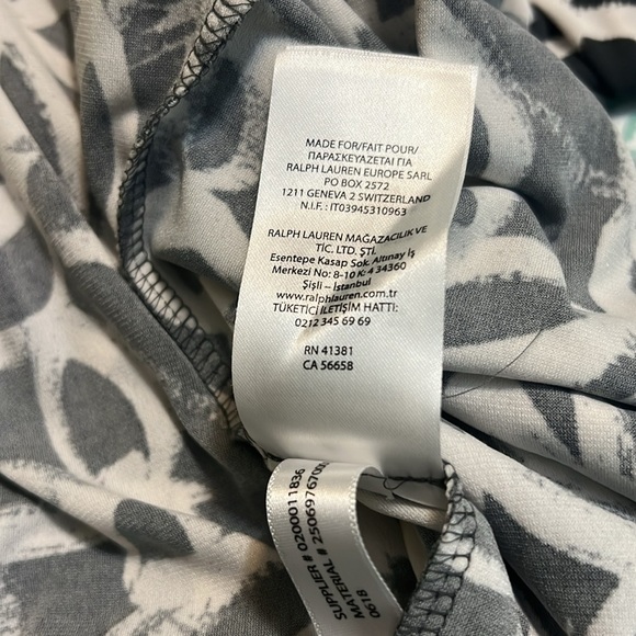 Ralph Lauren Black and White V-Neck Bodycon Dress size 6. - Picture 7 of 7